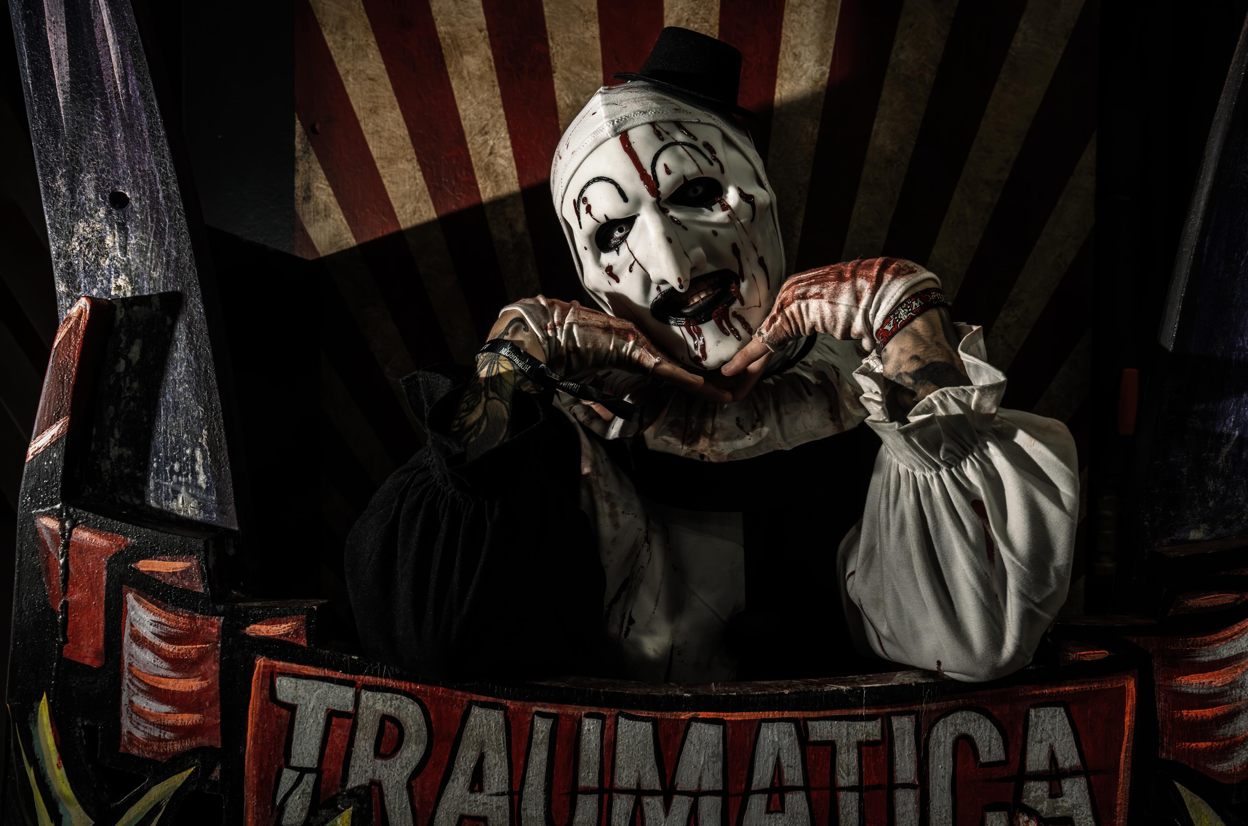 Look at my work of ART 🔪
Terrifying Cosplay by @mk_dtd 🔥
#terrifier #arttheclown #horrorcon #horrorislife